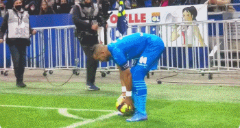 起身离场 起身离场